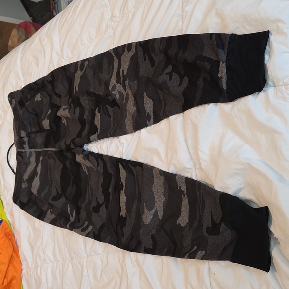 Mens XS Abercrombie and Fitch Camo Joggers - Picture 5 of 7